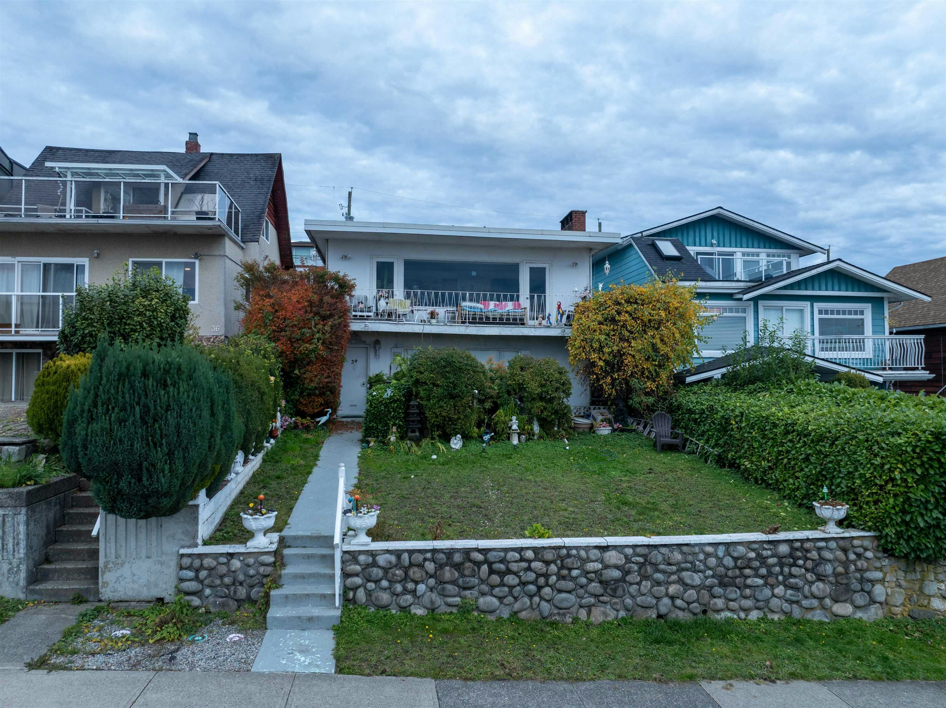 34 N Hythe Avenue, Burnaby, BC, V5B 1G4 - 8