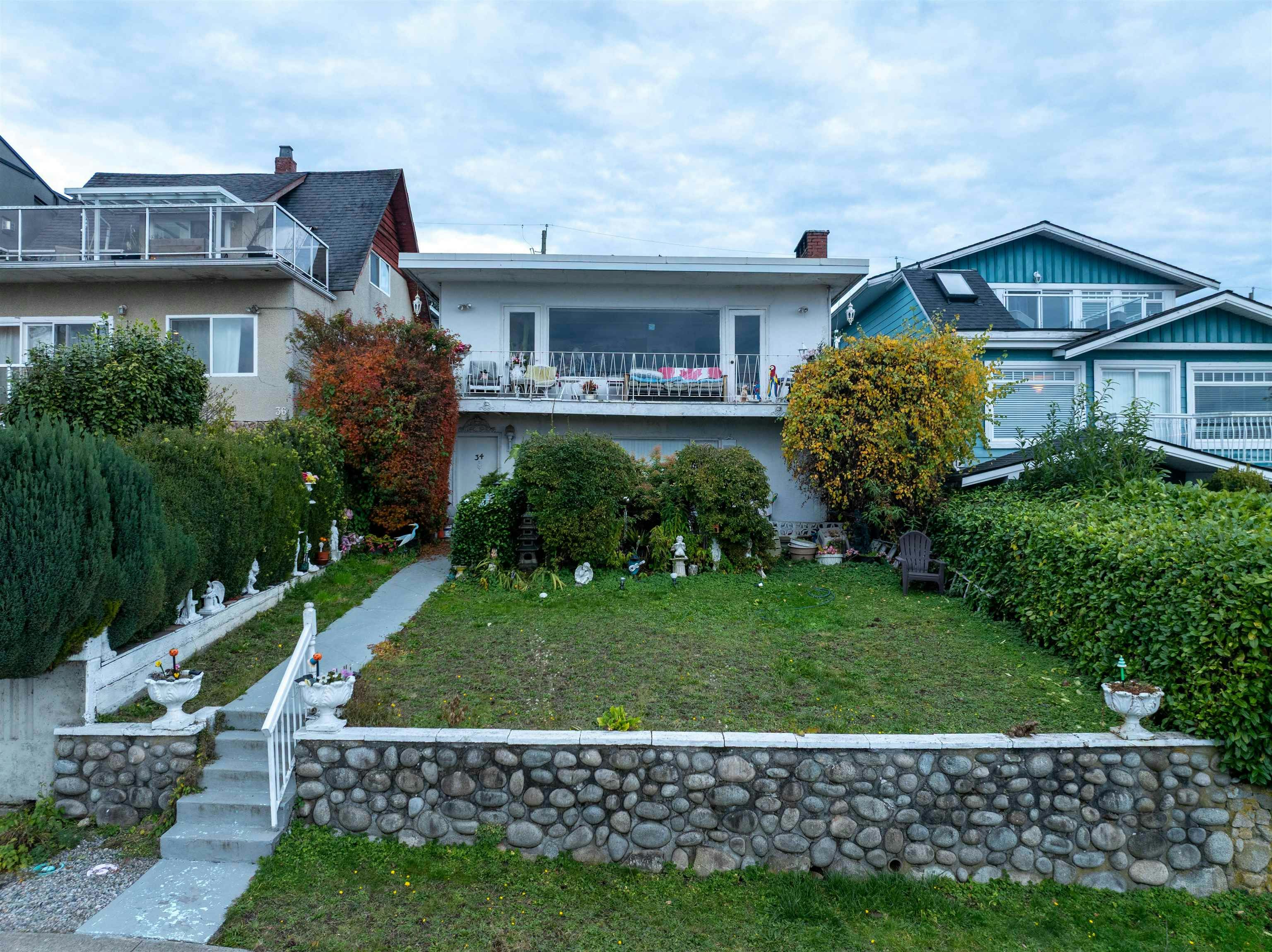 34 N Hythe Avenue, Burnaby, BC, V5B 1G4 - 5