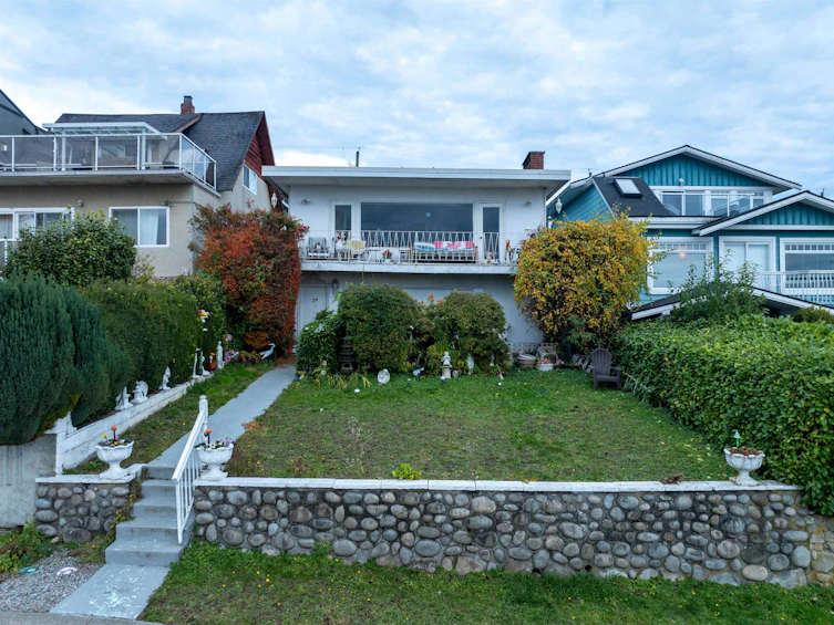 34 N Hythe Avenue, Burnaby, BC, V5B 1G4 - 5
