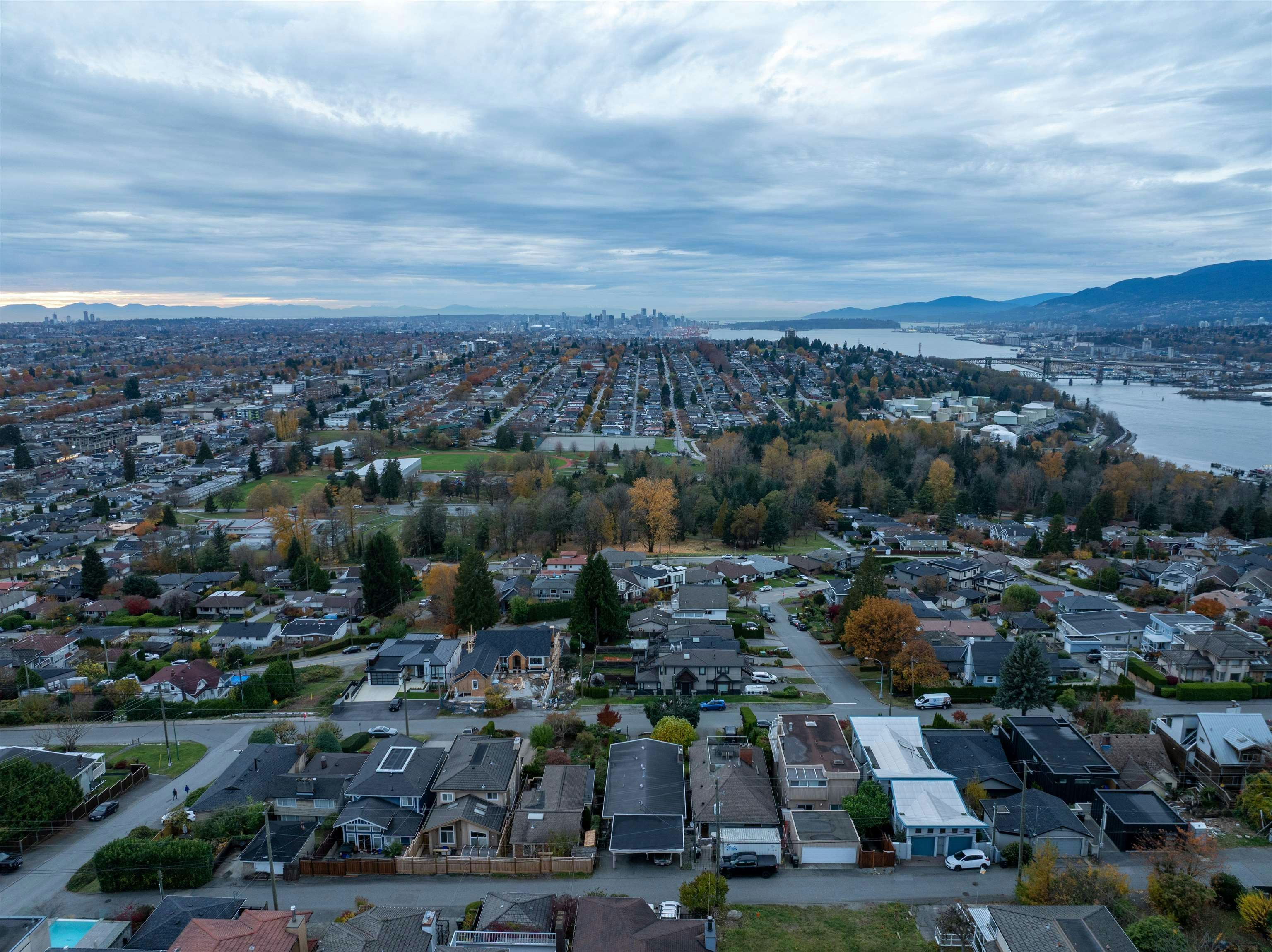 34 N Hythe Avenue, Burnaby, BC, V5B 1G4 - 10