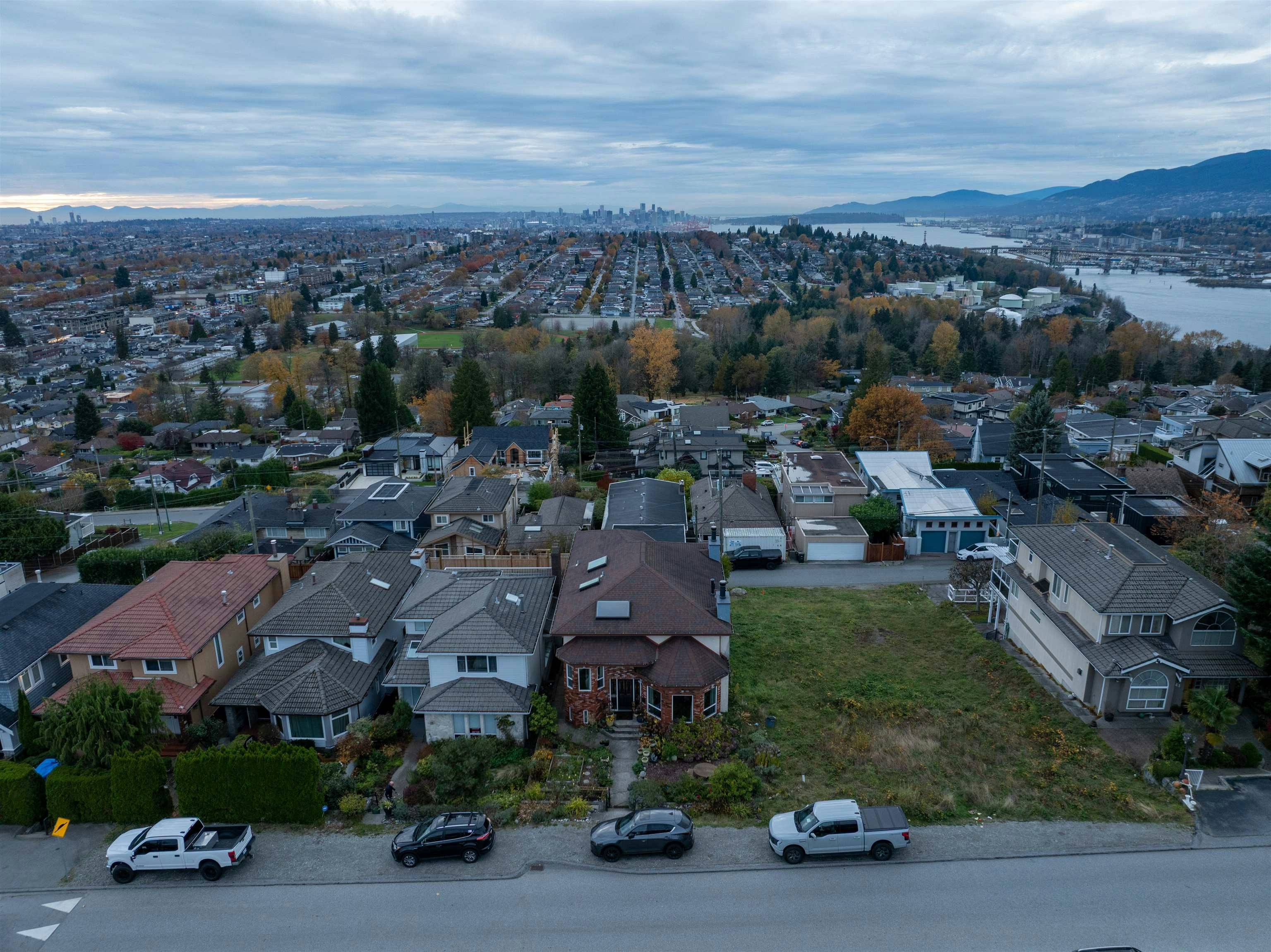 34 N Hythe Avenue, Burnaby, BC, V5B 1G4 - 12