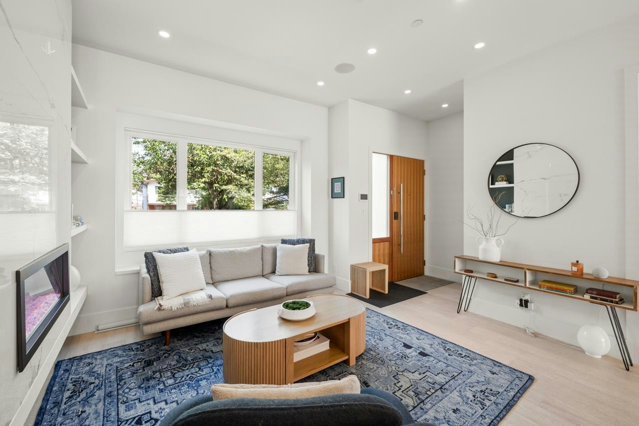 506 E 18th Avenue - 4