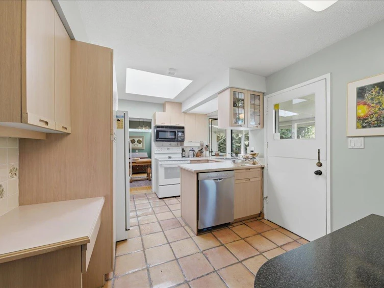 1388 Cambridge Drive, Coquitlam, BC, V3J 2P7 - 18
