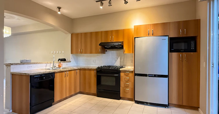 18X-9133 Government Street, Burnaby, BC, V3N 0B1 - 6