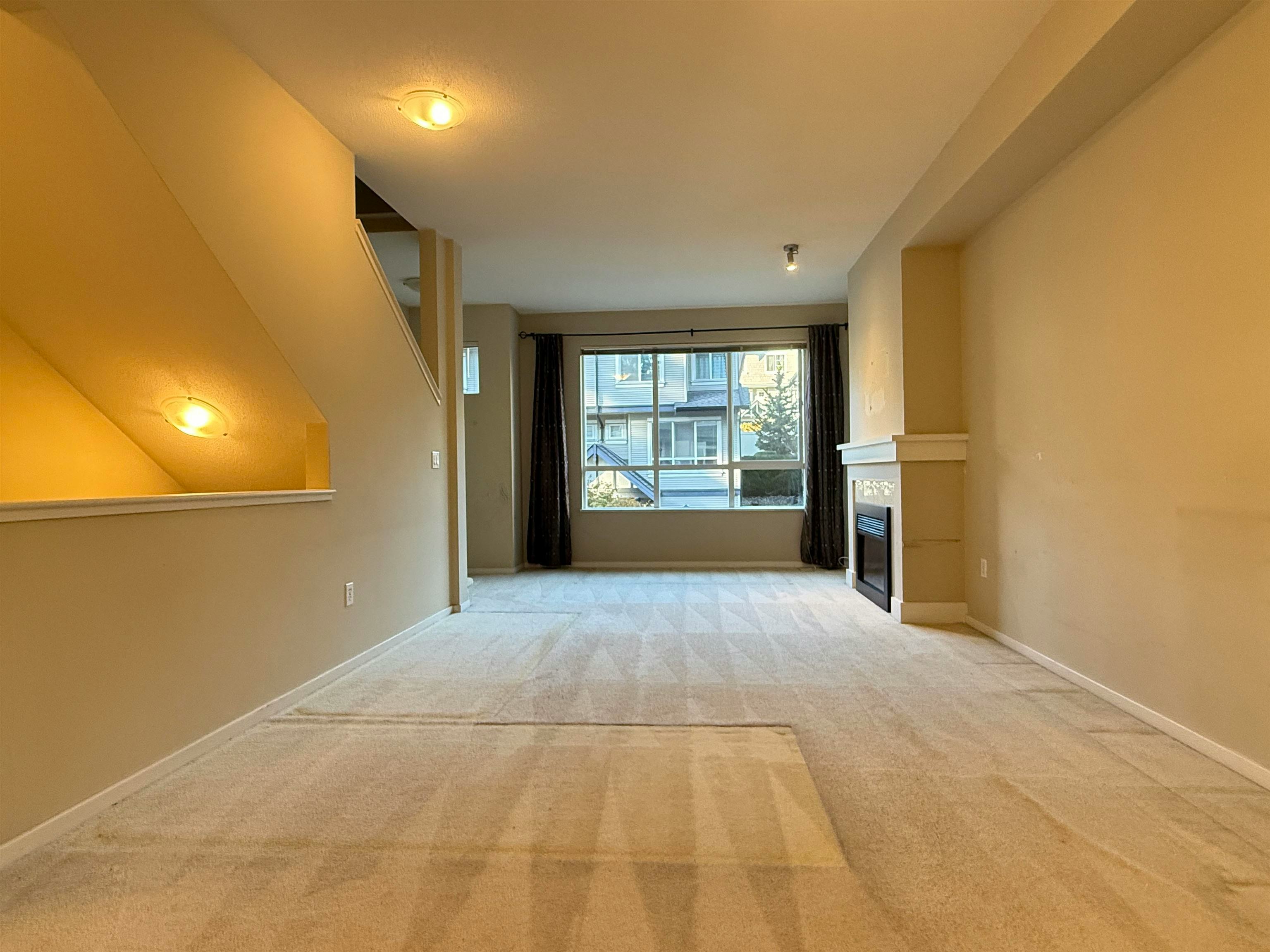 18X-9133 Government Street, Burnaby, BC, V3N 0B1 4