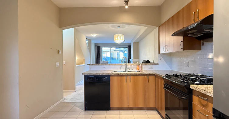 18X-9133 Government Street, Burnaby, BC, V3N 0B1 - 9