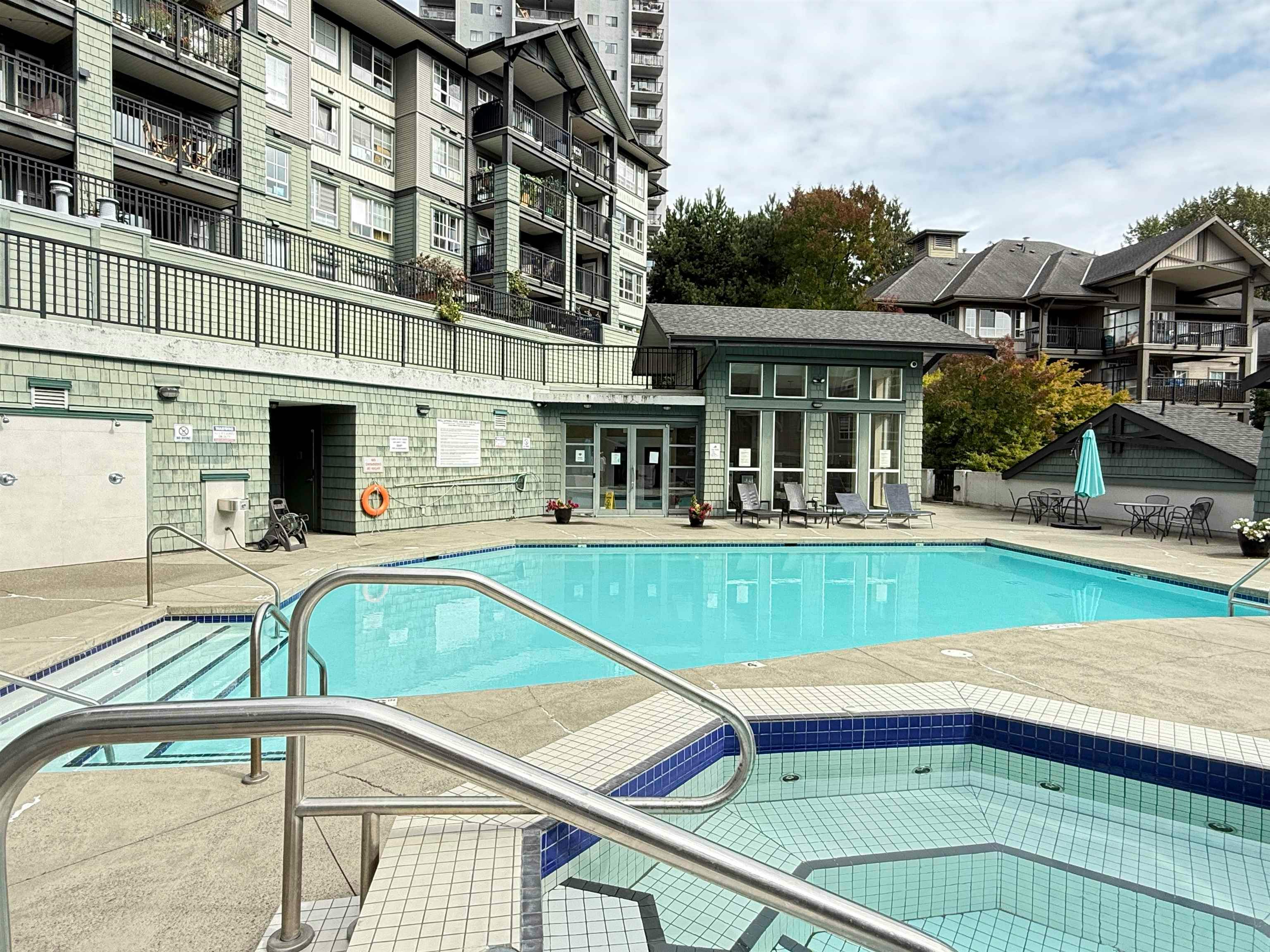 18X-9133 Government Street, Burnaby, BC, V3N 0B1 1
