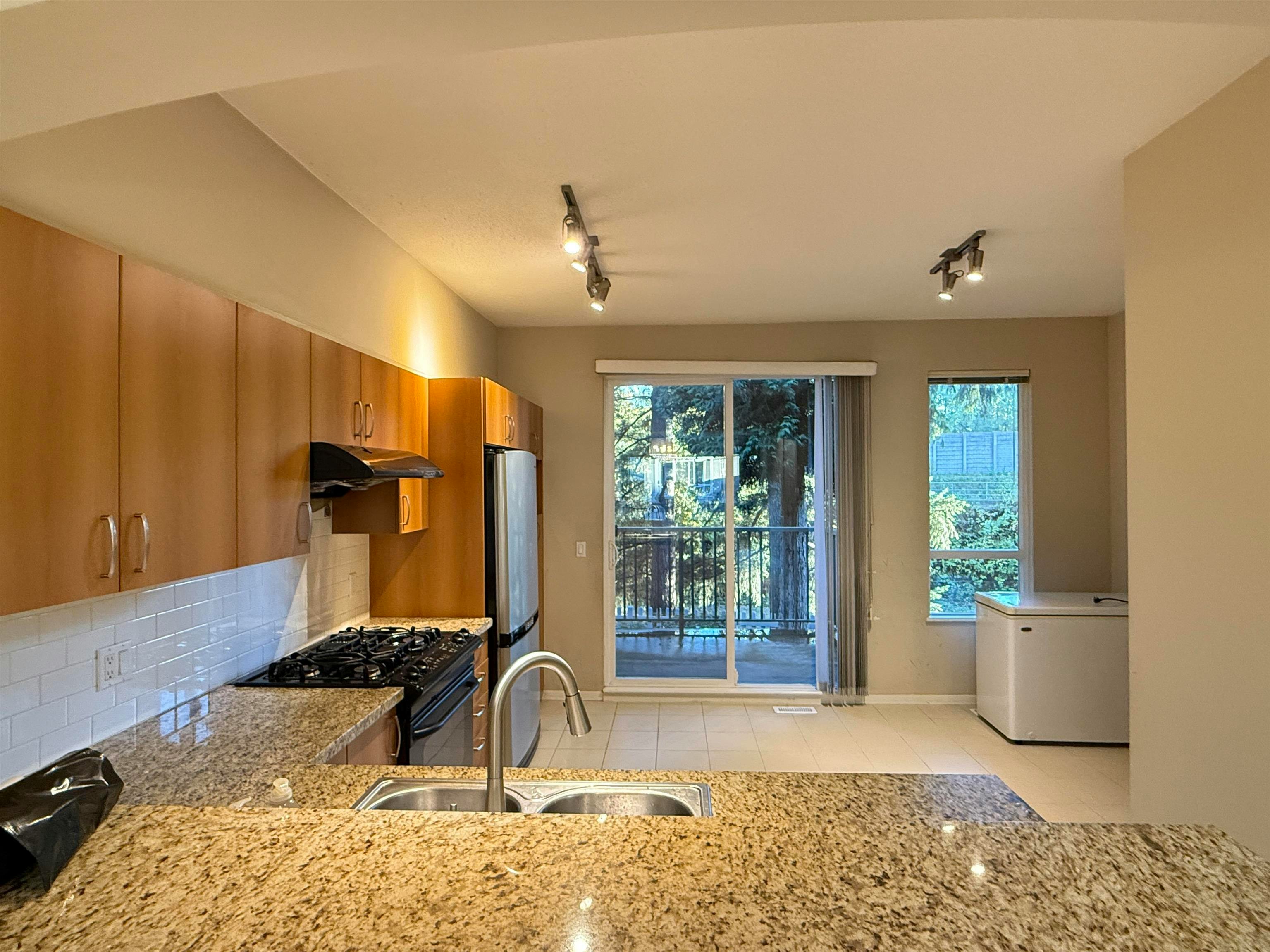 18X-9133 Government Street, Burnaby, BC, V3N 0B1 - 7