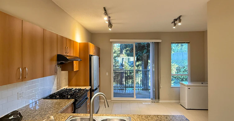 18X-9133 Government Street, Burnaby, BC, V3N 0B1 - 7