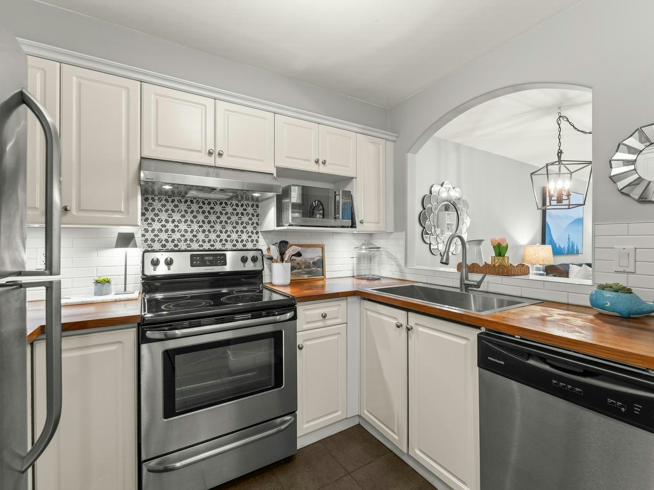 117-5900 Dover Crescent, Richmond, BC, V7C 5R4 - 2