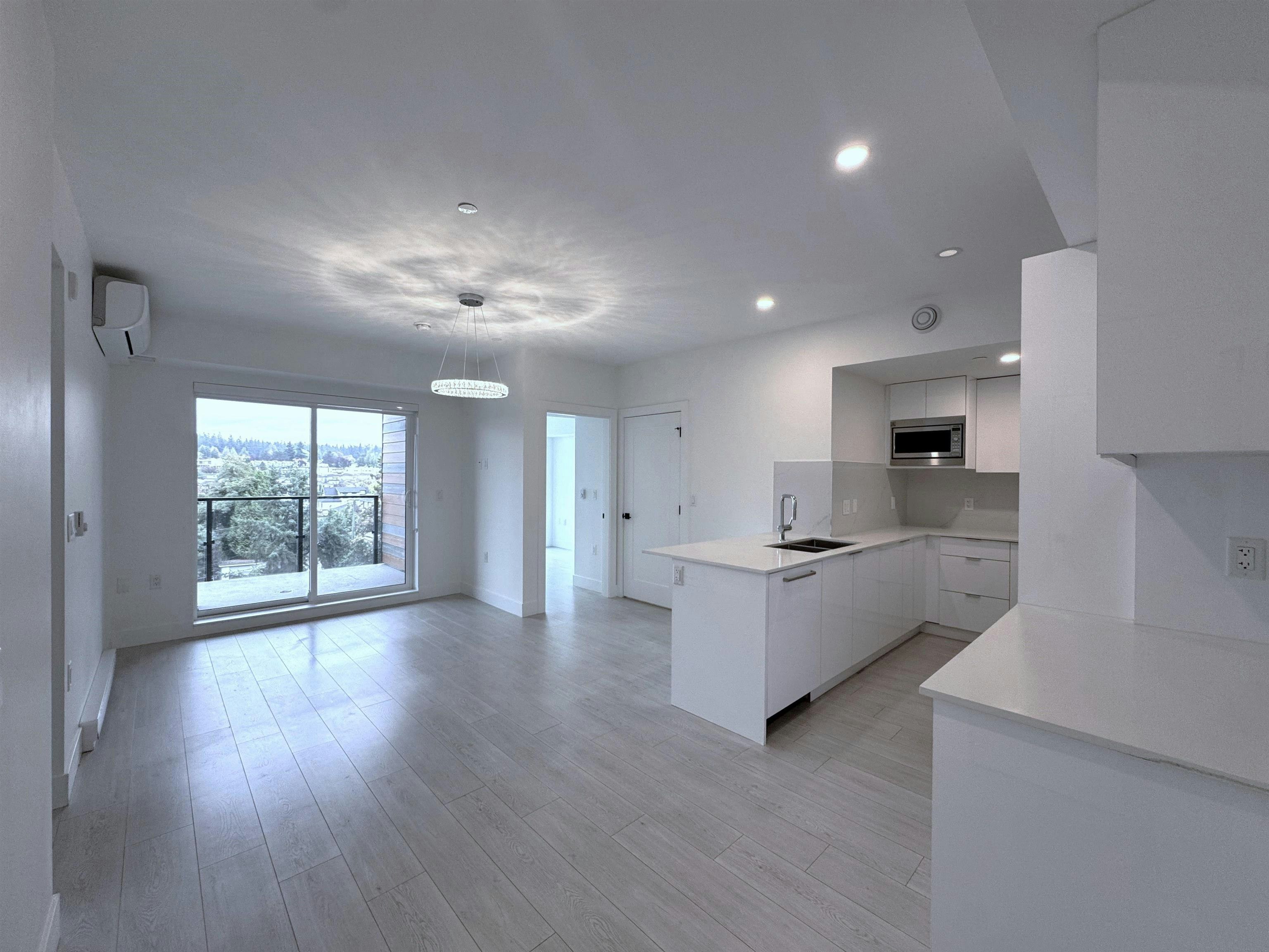 602-5399 Joyce Street, Vancouver, BC, V5R 4H3