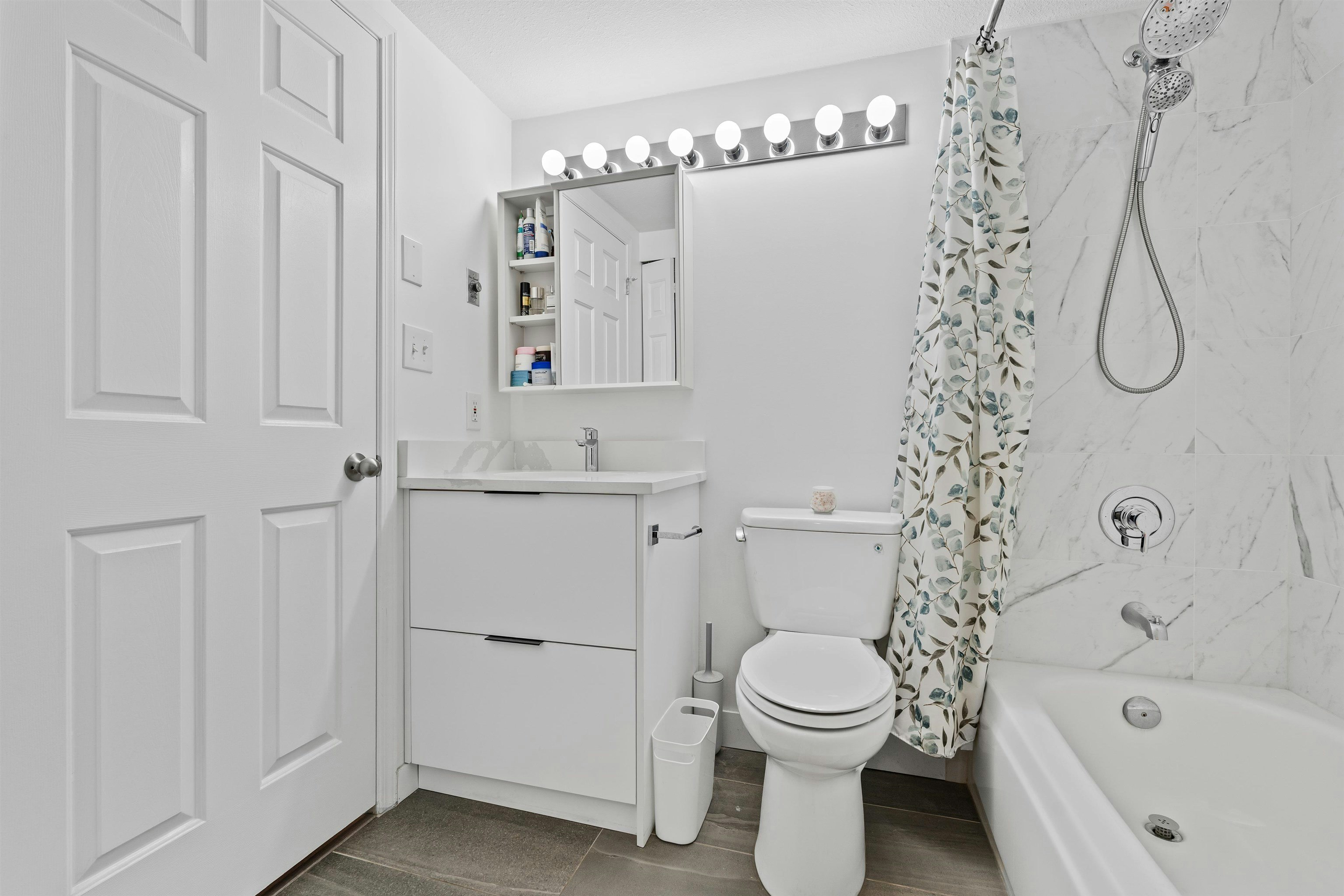 302-5818 Lincoln Street, Vancouver, BC, V5R 4P7 - 23