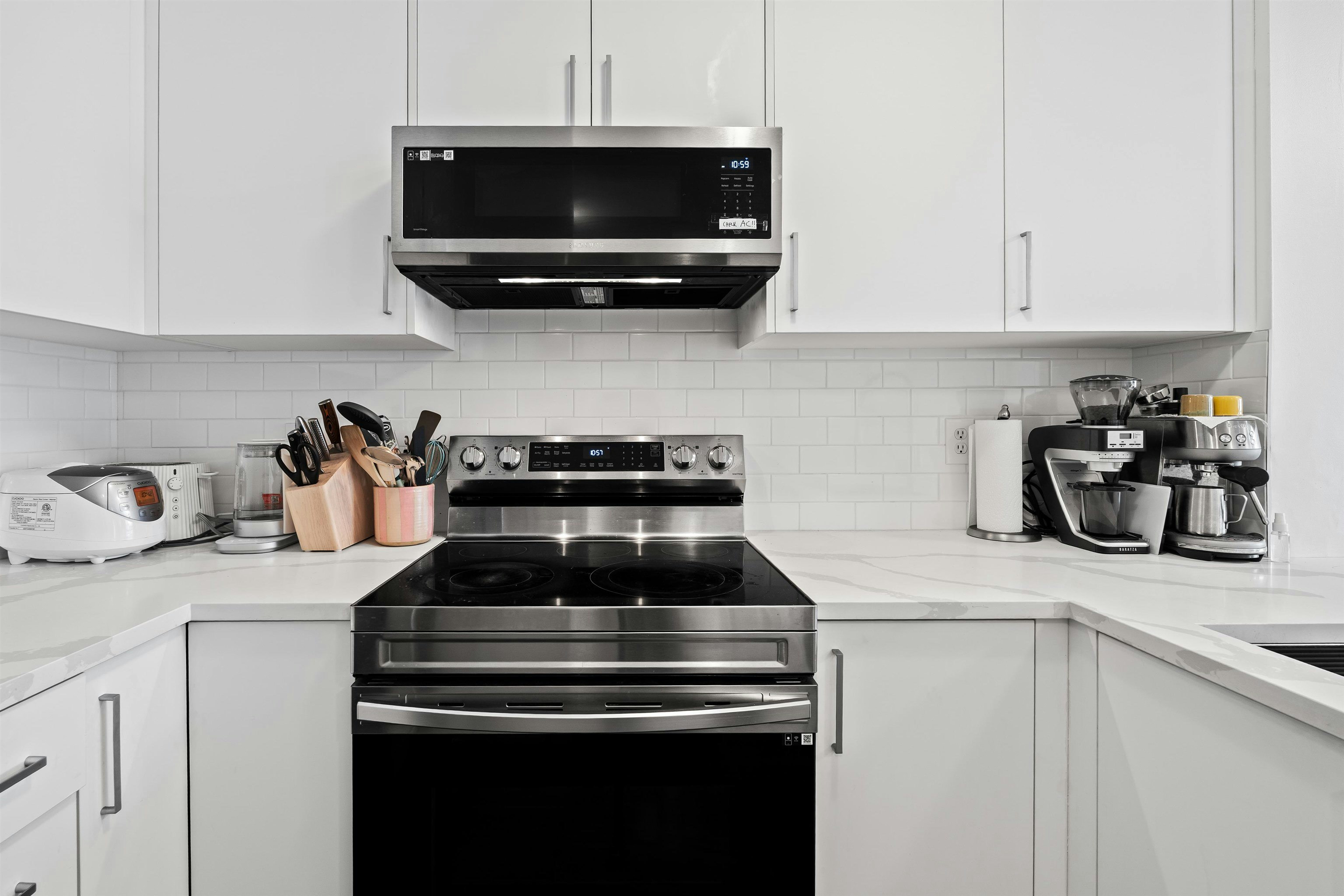 302-5818 Lincoln Street, Vancouver, BC, V5R 4P7 - 12