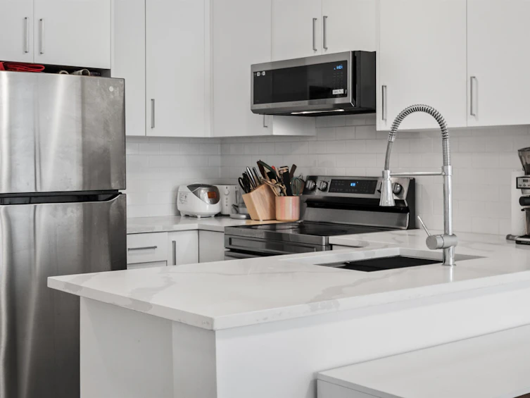 302-5818 Lincoln Street, Vancouver, BC, V5R 4P7 - 13