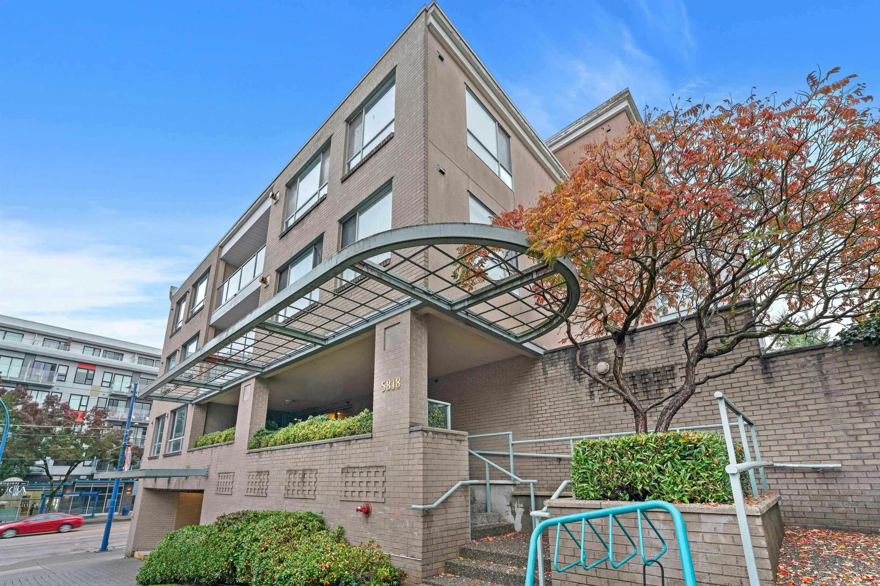 302-5818 Lincoln Street, Vancouver, BC, V5R 4P7 - 25