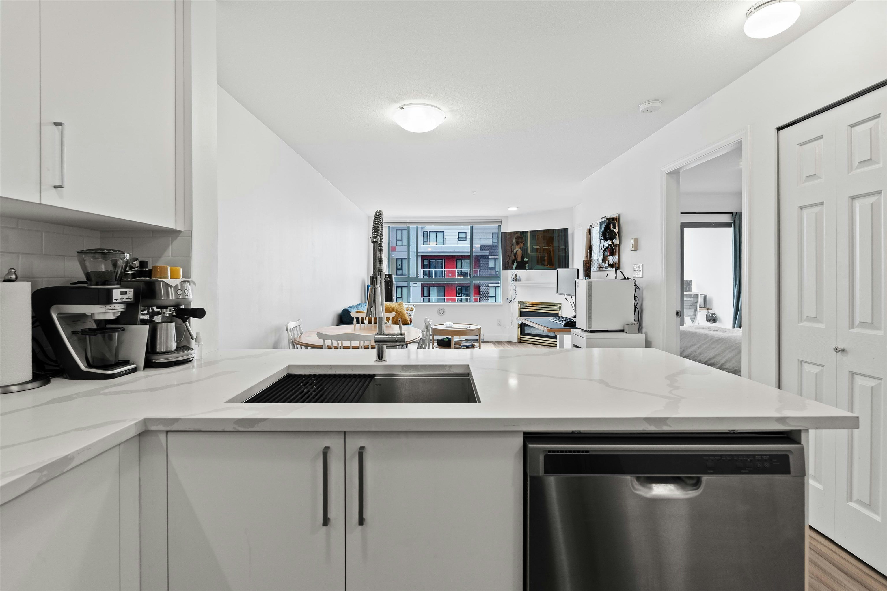 302-5818 Lincoln Street, Vancouver, BC, V5R 4P7 - 16