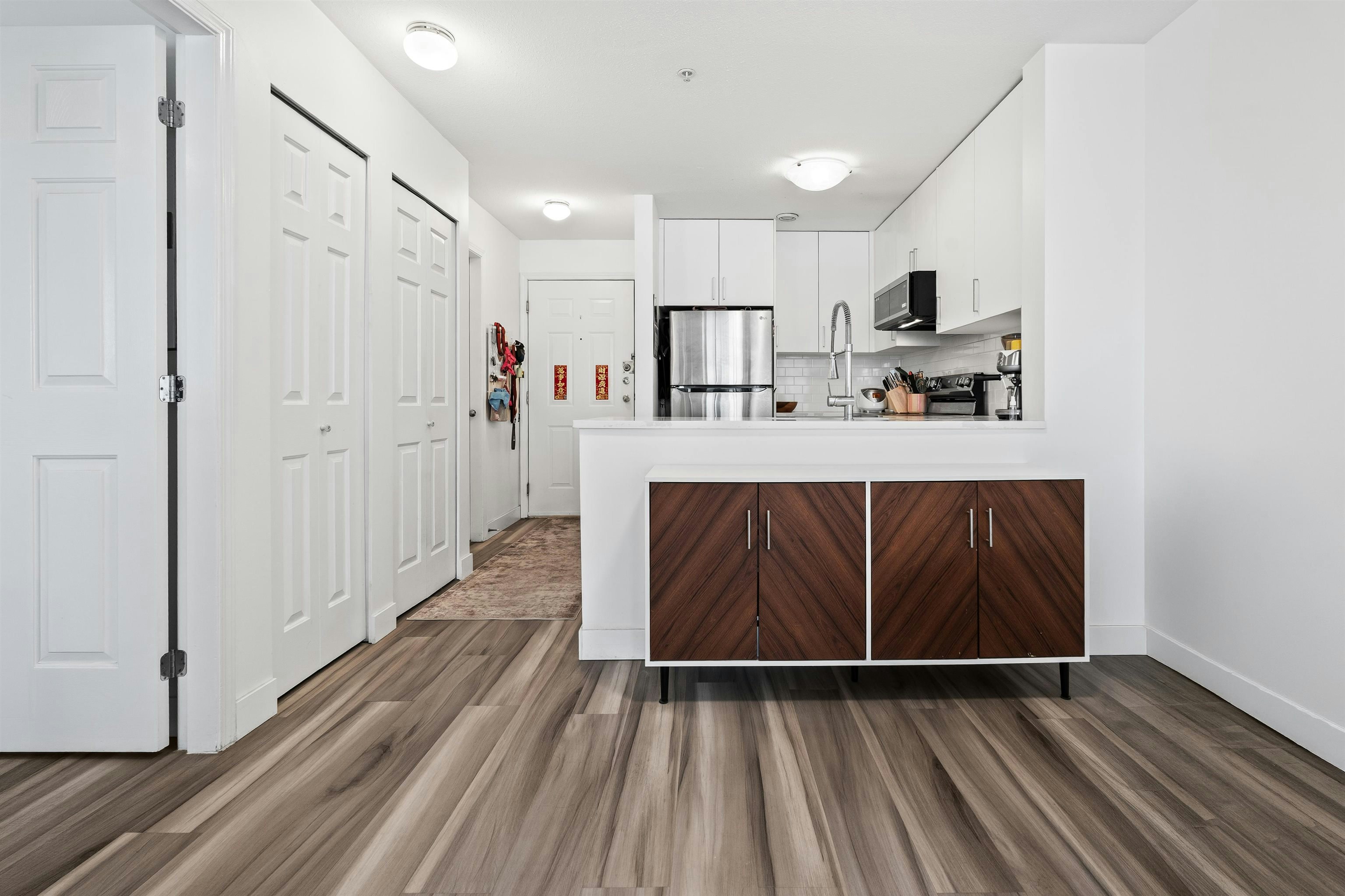 302-5818 Lincoln Street, Vancouver, BC, V5R 4P7 - 9