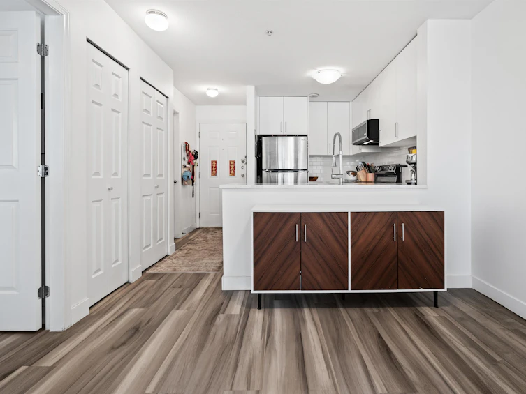 302-5818 Lincoln Street, Vancouver, BC, V5R 4P7 - 9