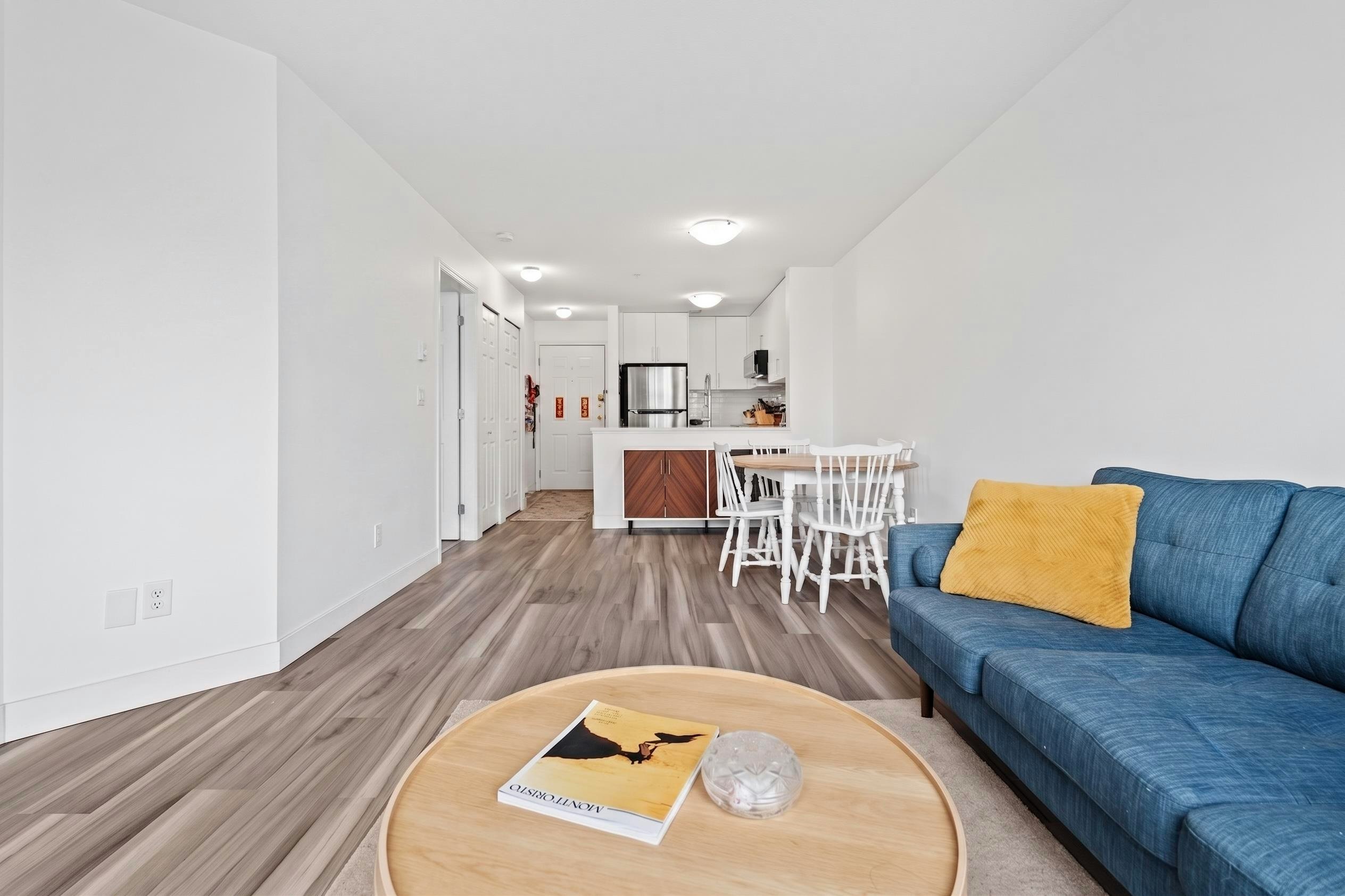 302-5818 Lincoln Street, Vancouver, BC, V5R 4P7