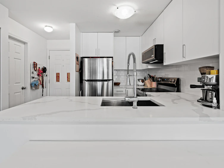 302-5818 Lincoln Street, Vancouver, BC, V5R 4P7 - 14
