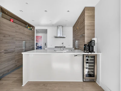 2807-7388 Kingsway - 5
