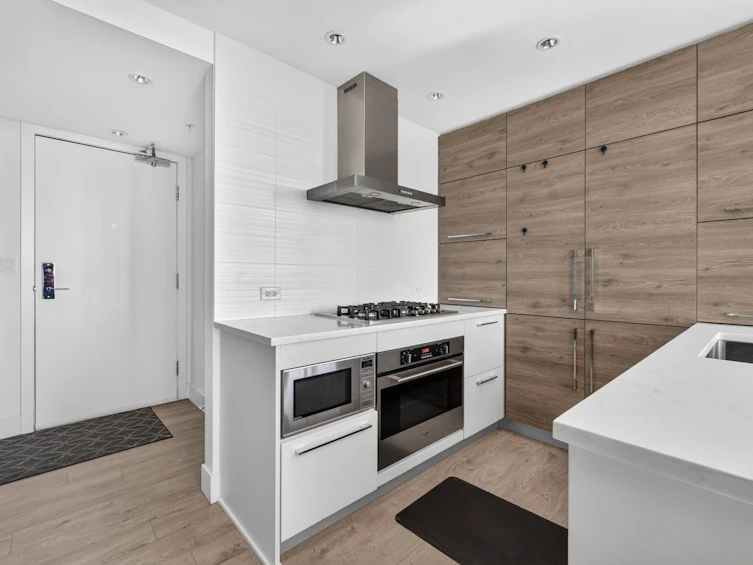 2807-7388 Kingsway, Burnaby, BC, V3N 0G9 - 6
