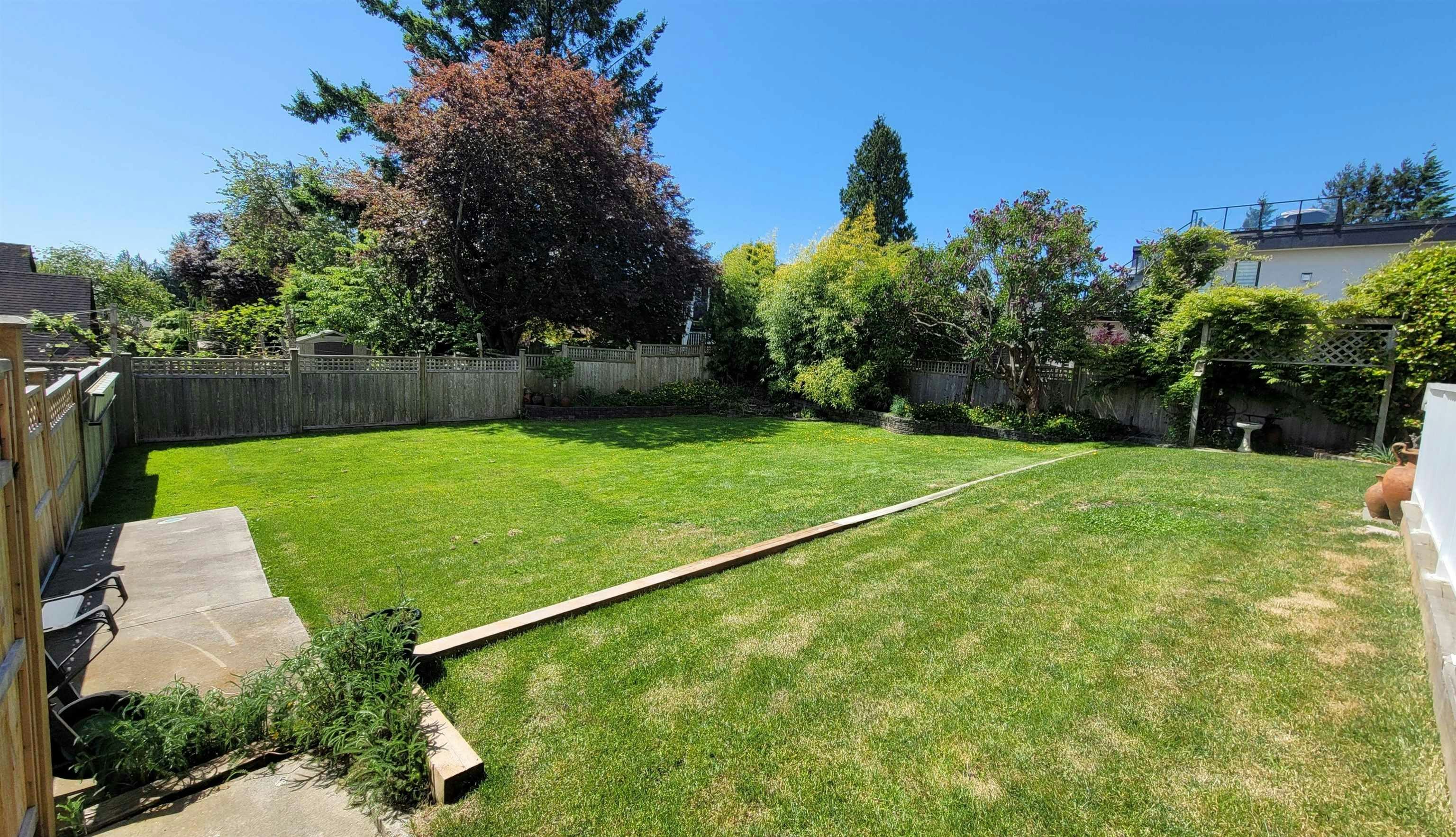 15974 Buena Vista Avenue, Surrey, BC, V4B 2A5 - 28