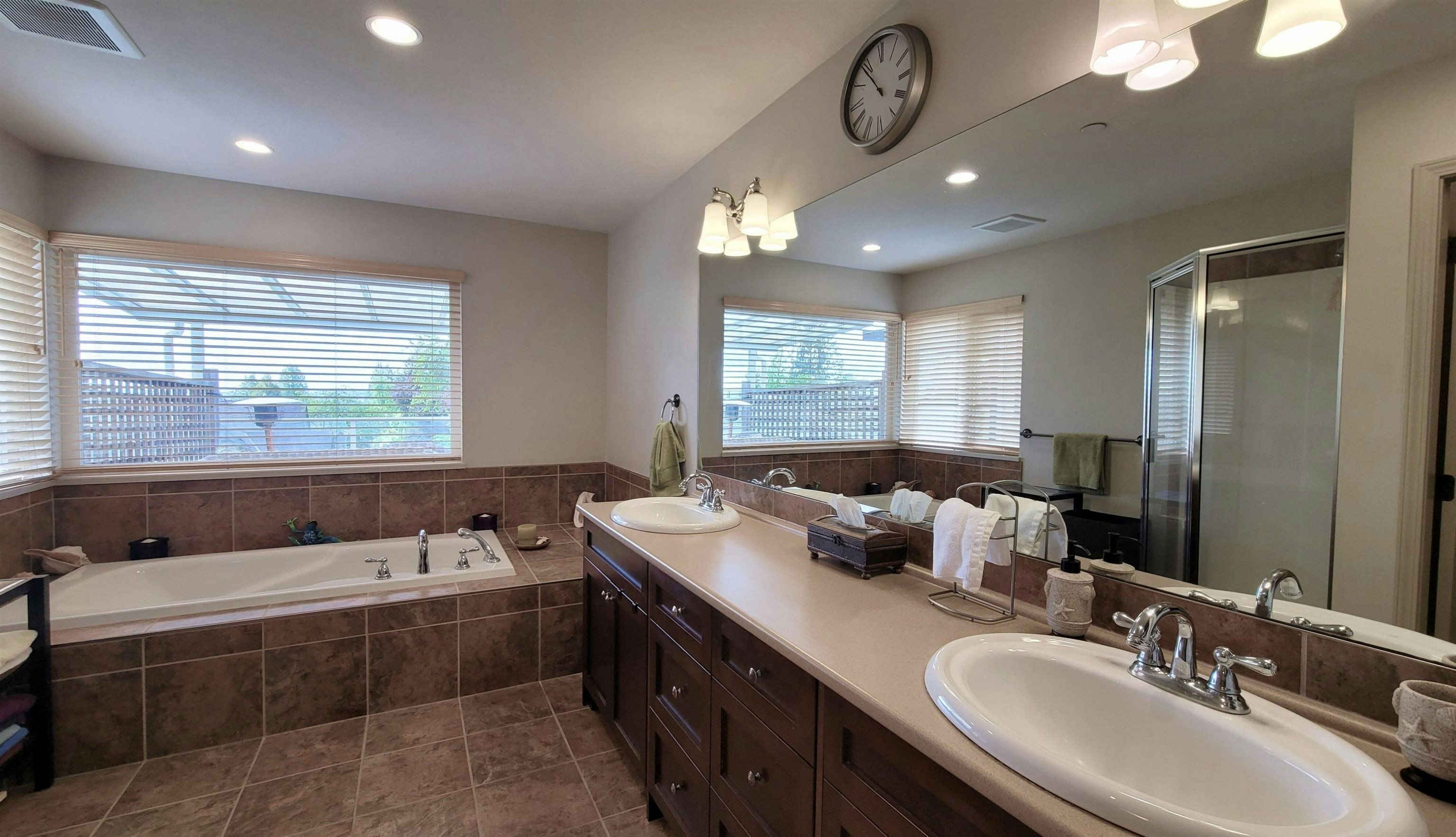 15974 Buena Vista Avenue, Surrey, BC, V4B 2A5 - 21