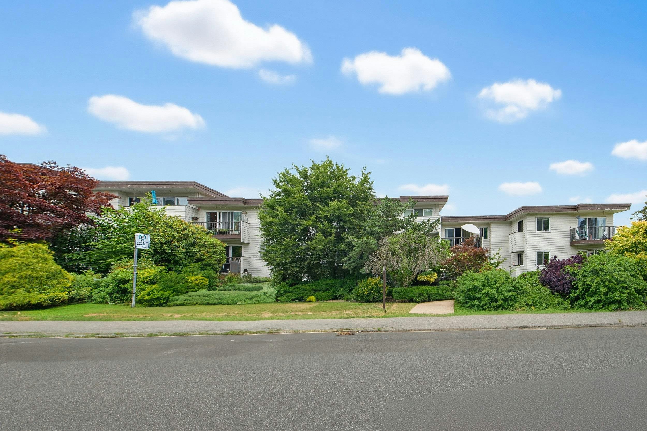 301-2125 W 2nd Avenue, Vancouver, BC, V6K 1H7
