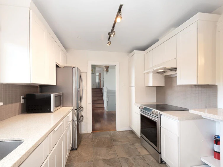 8240 Manson Drive, Burnaby, BC, V5A 2C2 - 20