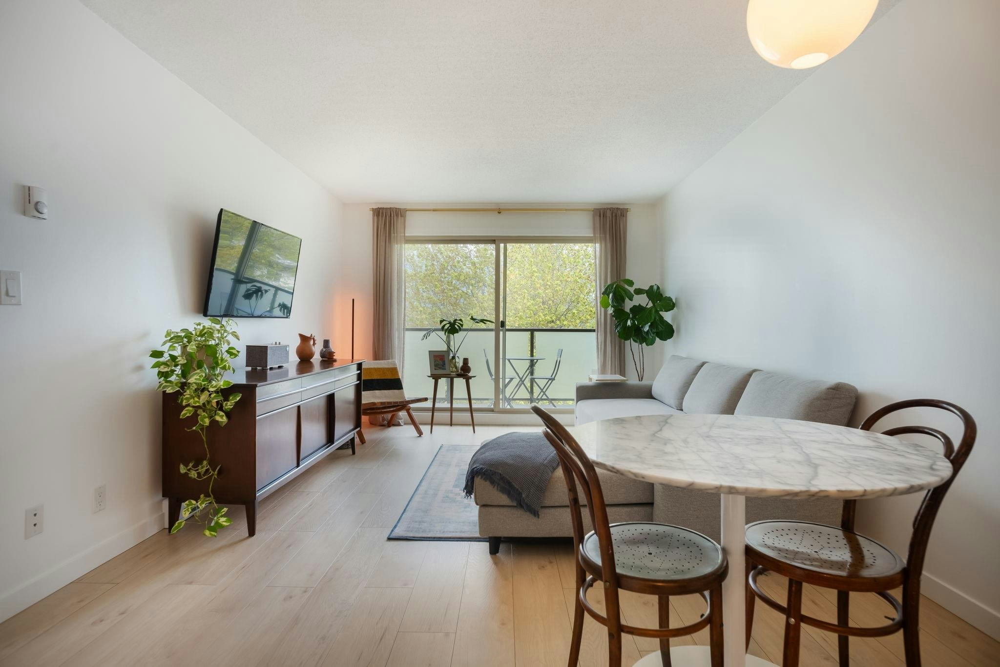 405-1864 Frances Street, Vancouver, BC, V5L 1Z7