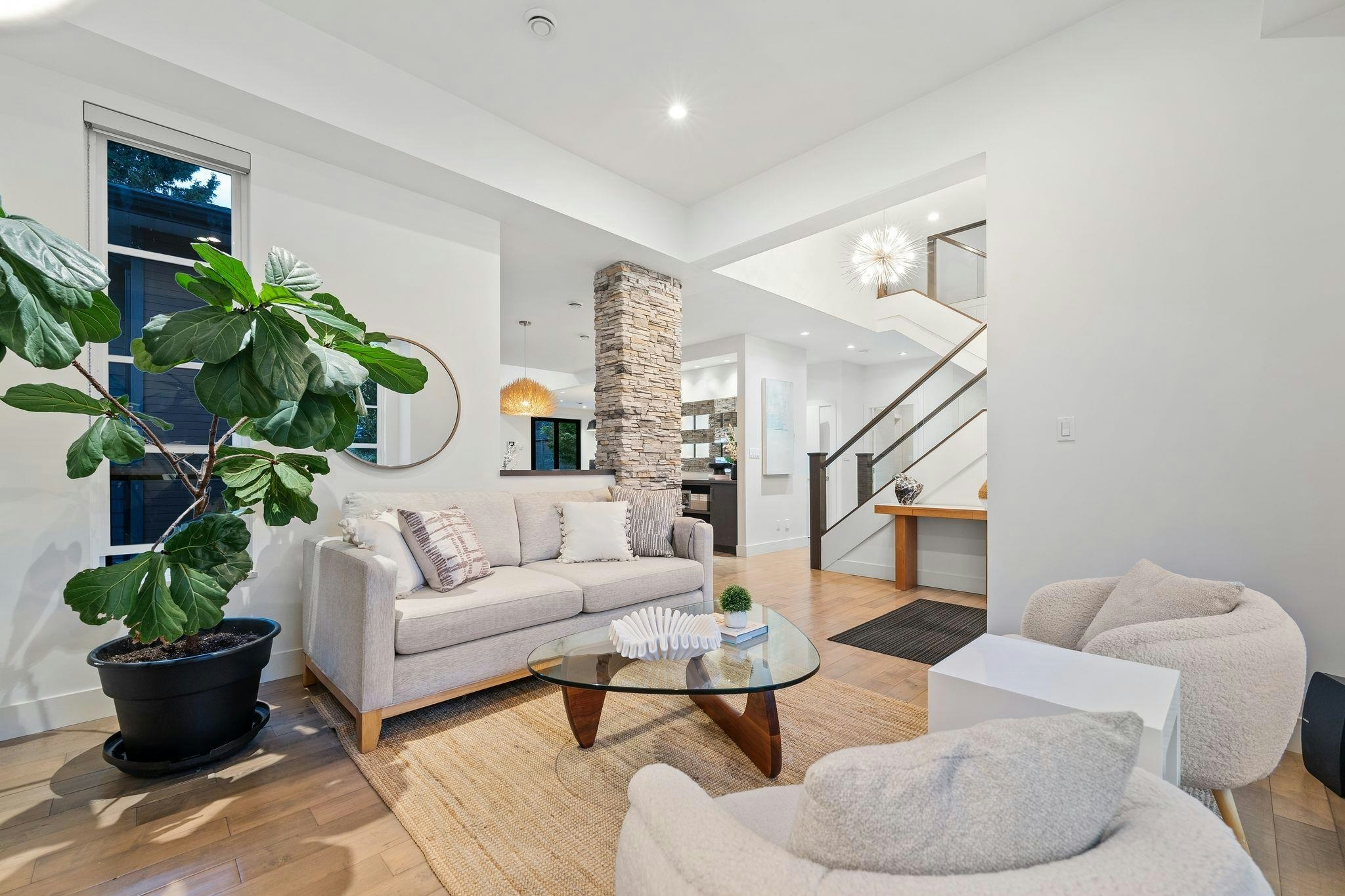 2775 Lyndene Road, North Vancouver, BC, V7R 1E2 - 8