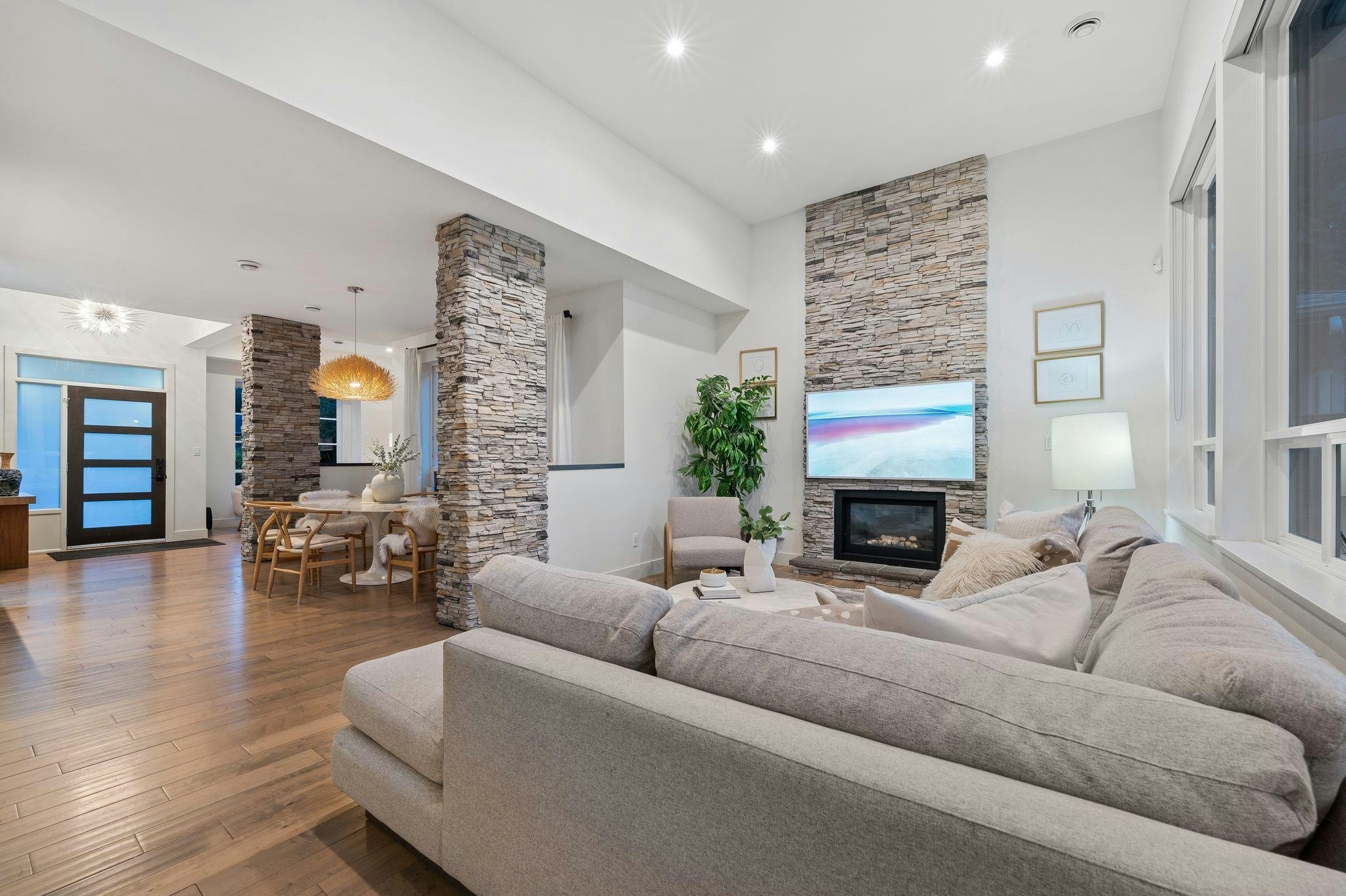 2775 Lyndene Road, North Vancouver, BC, V7R 1E2 - 22
