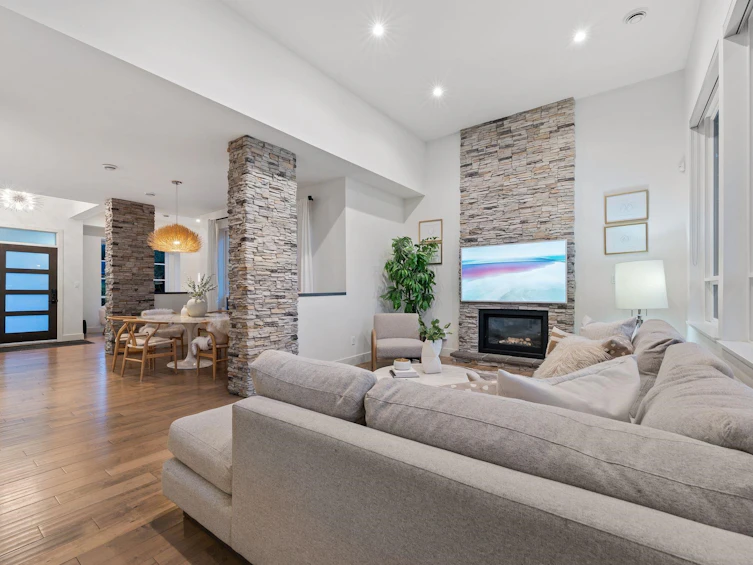 2775 Lyndene Road, North Vancouver, BC, V7R 1E2 - 22
