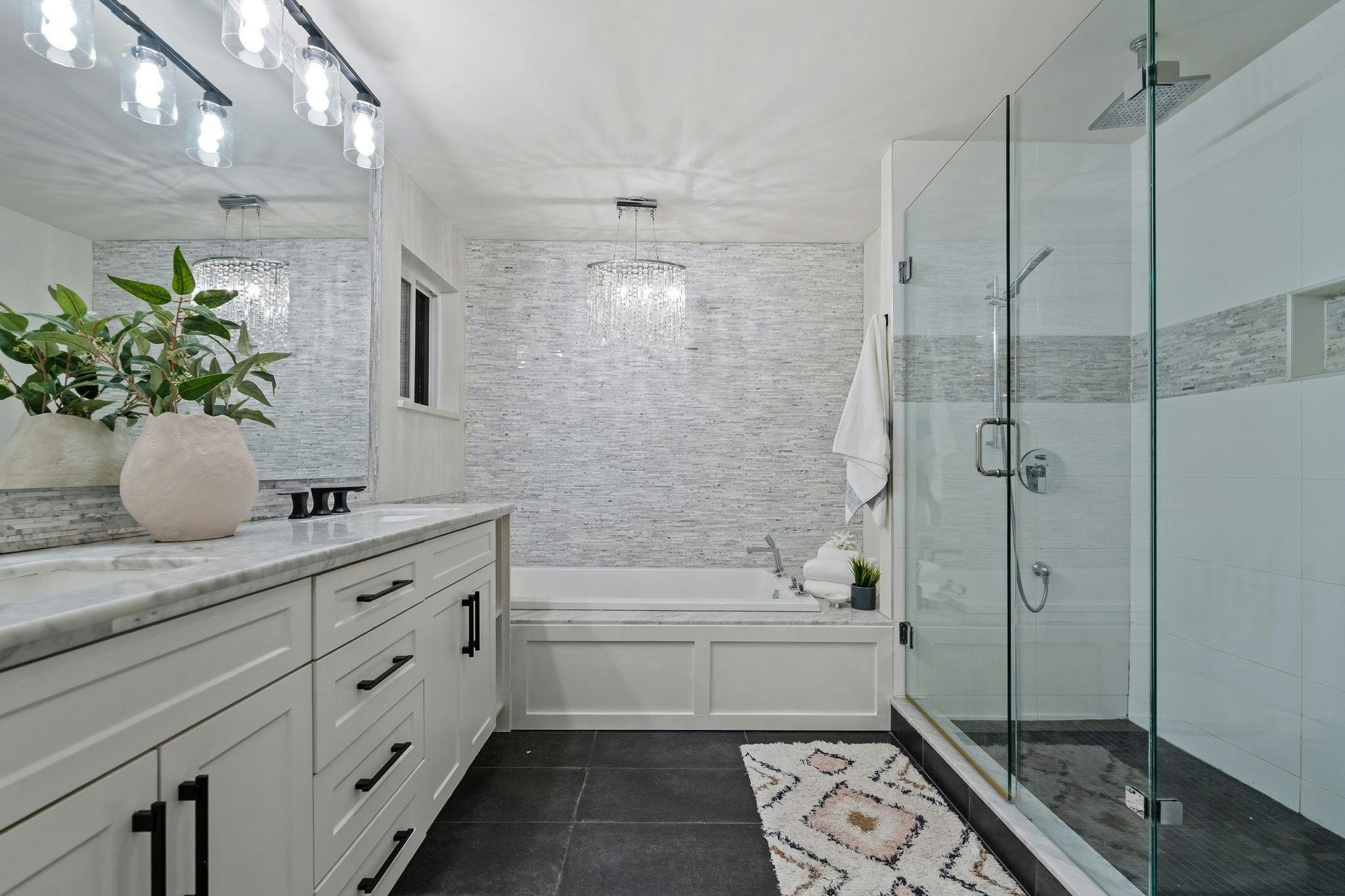 2775 Lyndene Road, North Vancouver, BC, V7R 1E2 - 25