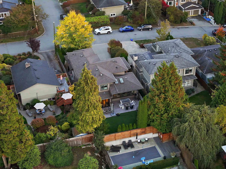 2775 Lyndene Road, North Vancouver, BC, V7R 1E2 - 40