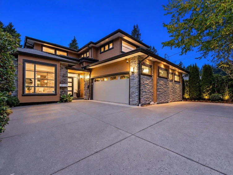 2775 Lyndene Road, North Vancouver, BC, V7R 1E2 - 3