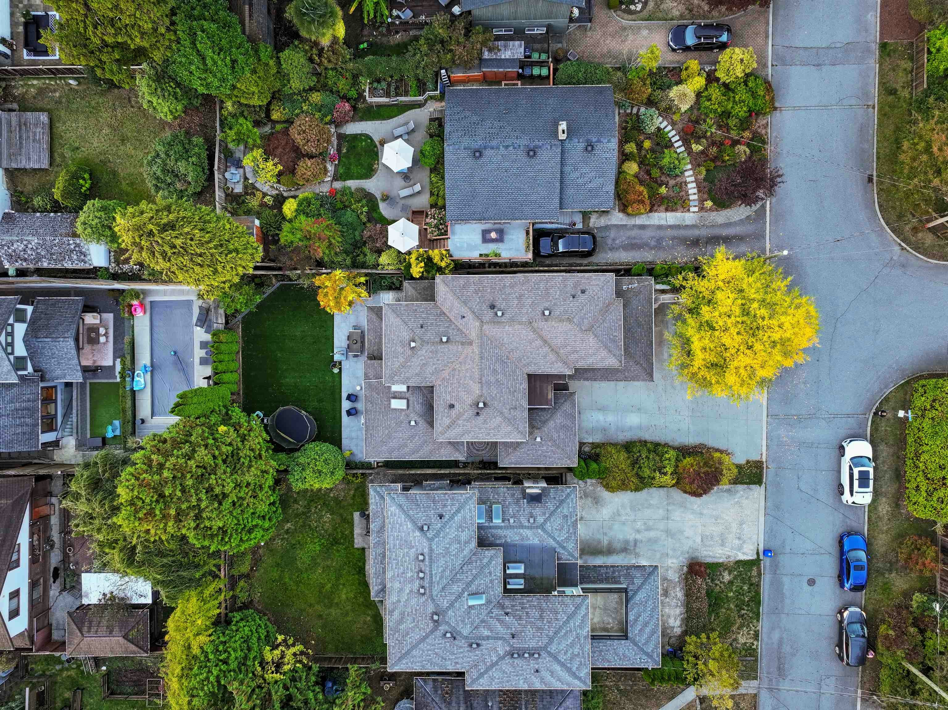 2775 Lyndene Road - 2