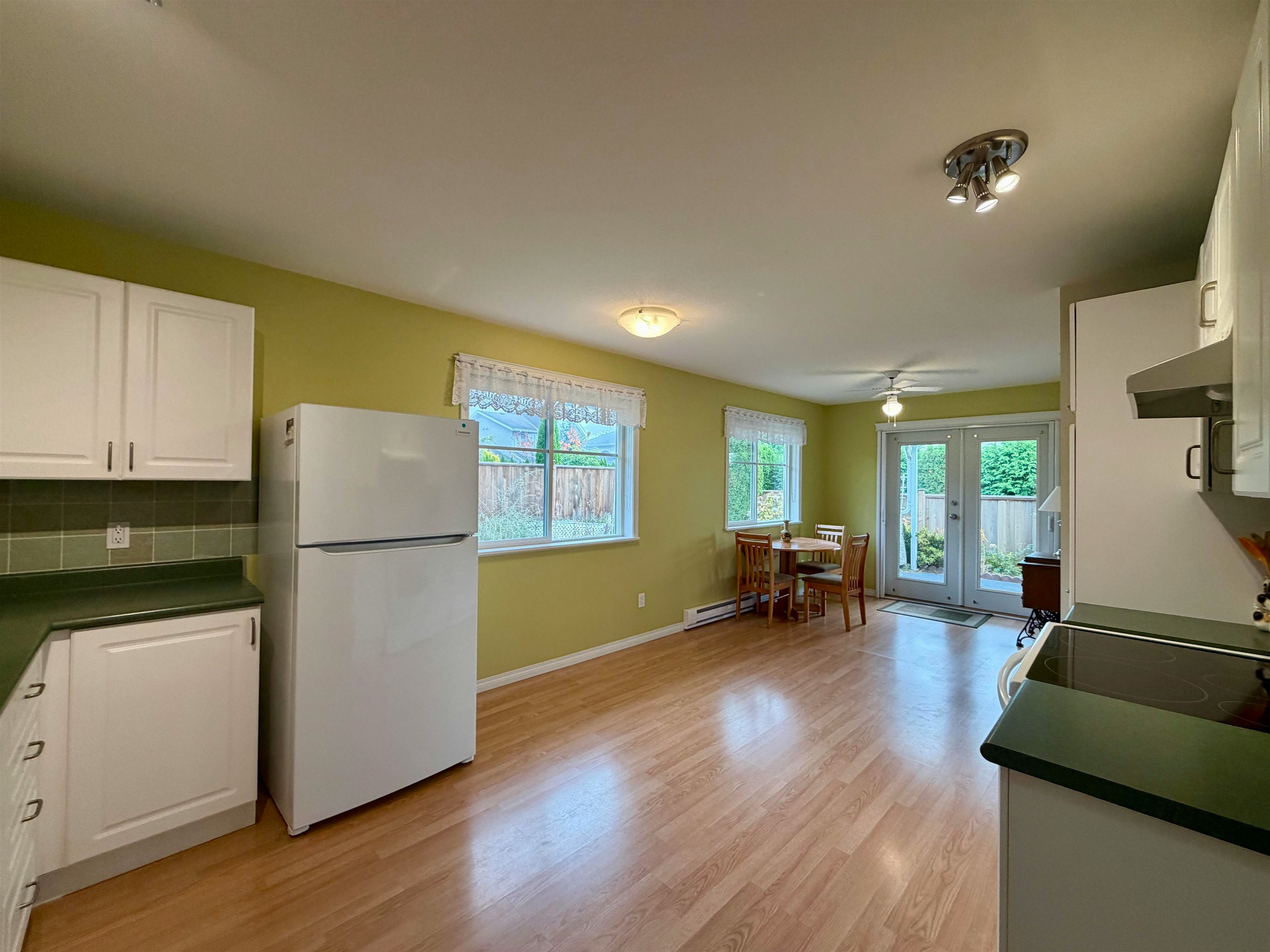6317 Williams Place, Sechelt, BC, V7Z 0M6 - 11