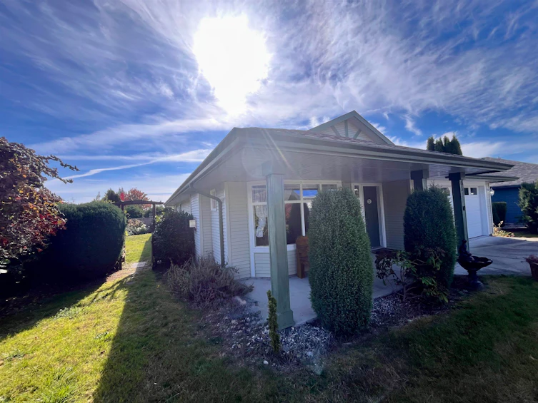6317 Williams Place, Sechelt, BC, V7Z 0M6 - 2