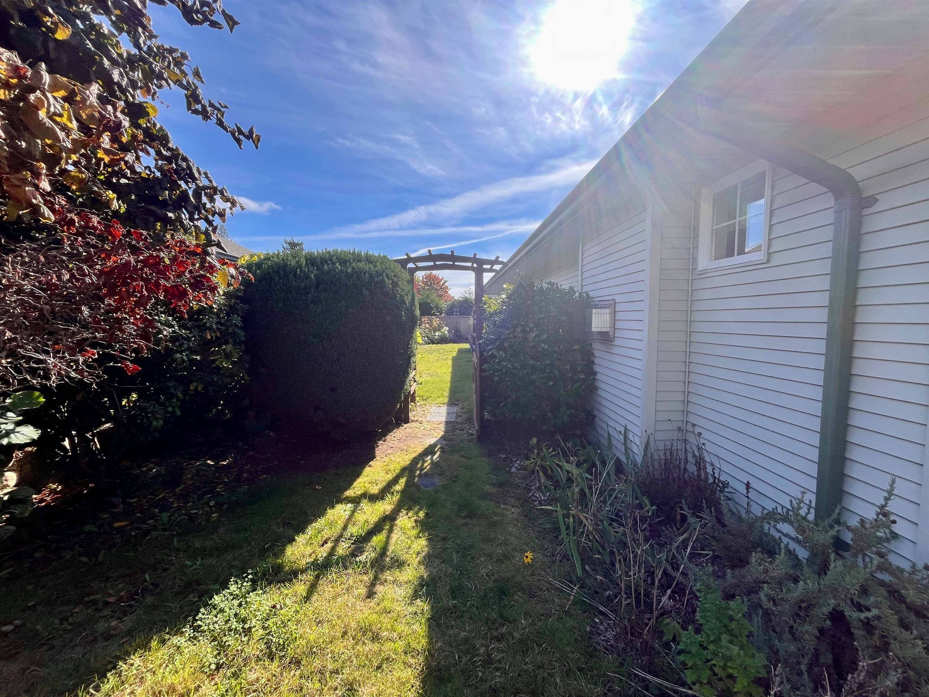 6317 Williams Place, Sechelt, BC, V7Z 0M6 - 3