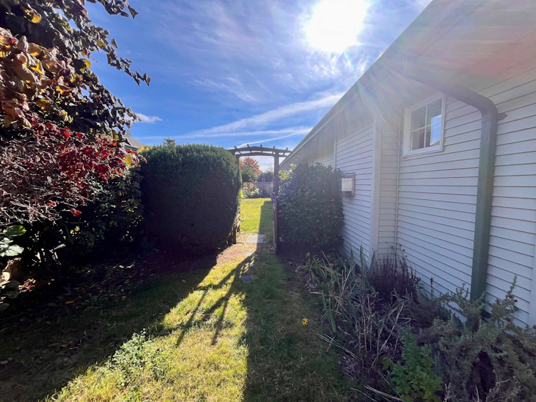 6317 Williams Place, Sechelt, BC, V7Z 0M6 - 3
