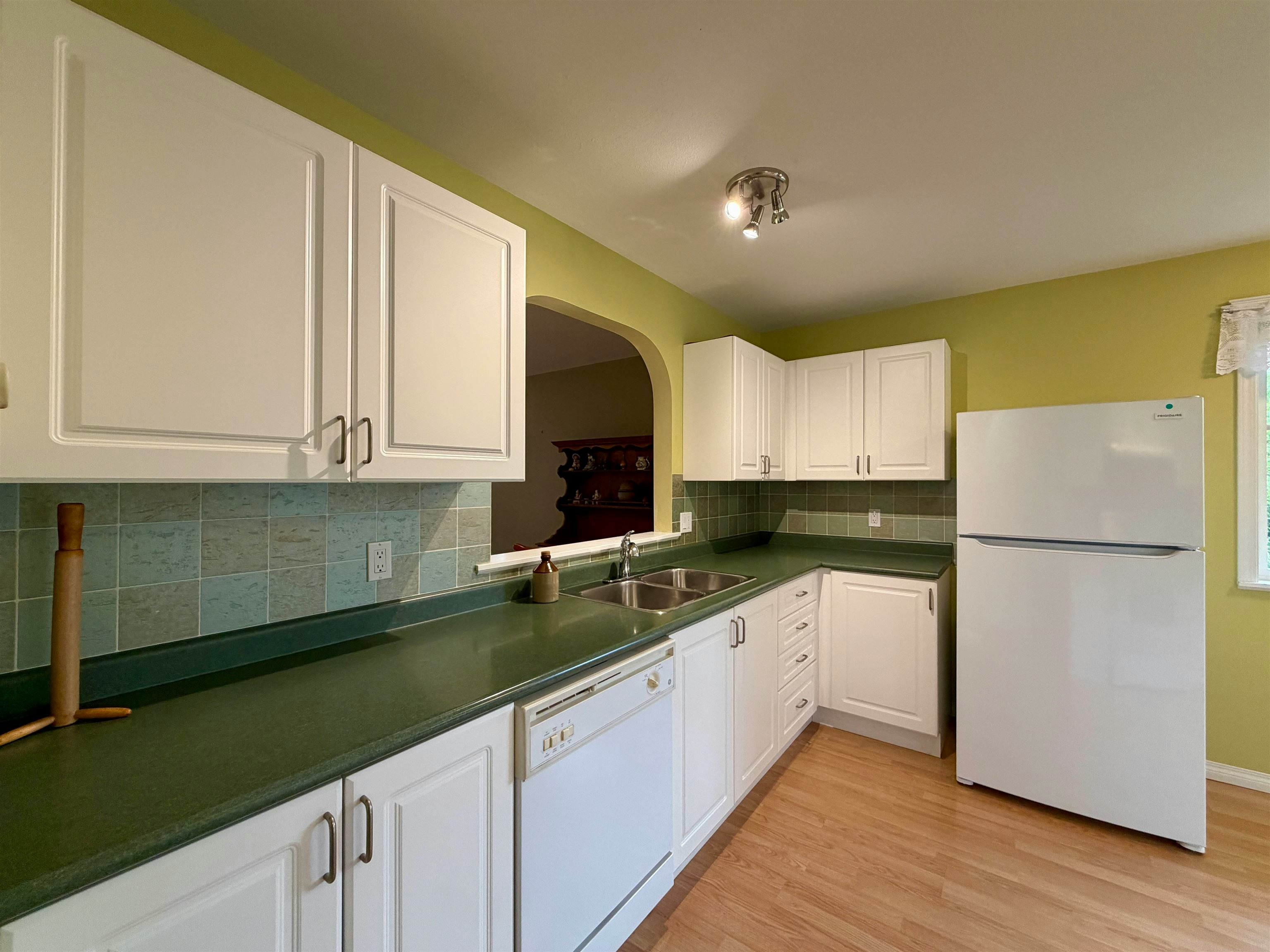 6317 Williams Place, Sechelt, BC, V7Z 0M6 - 10