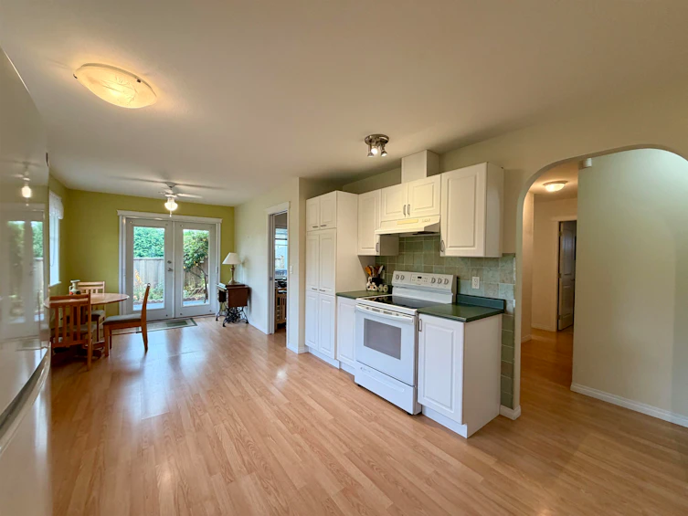 6317 Williams Place, Sechelt, BC, V7Z 0M6 - 9