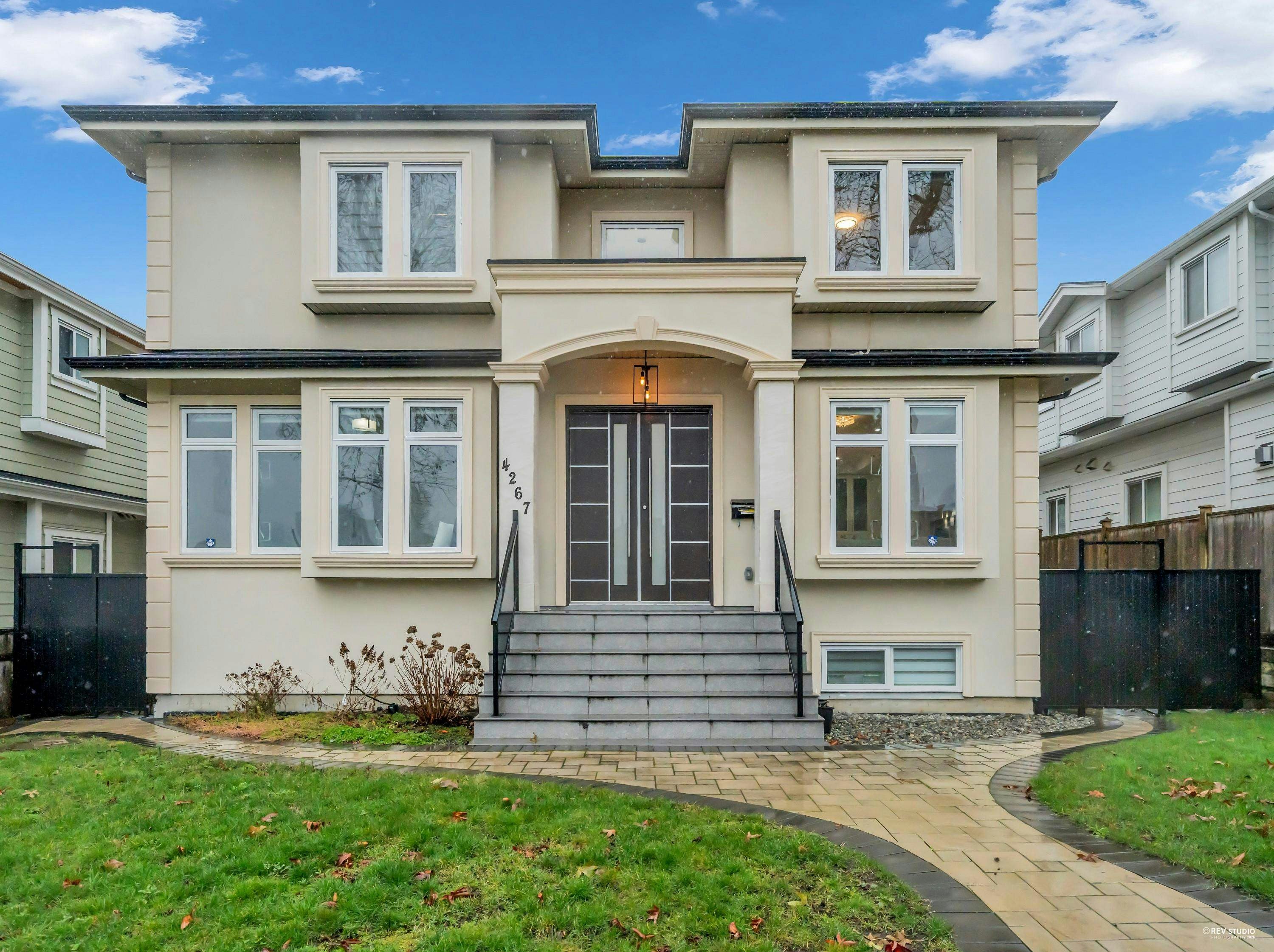4267 Parker Street, Burnaby, BC, V5C 3C4