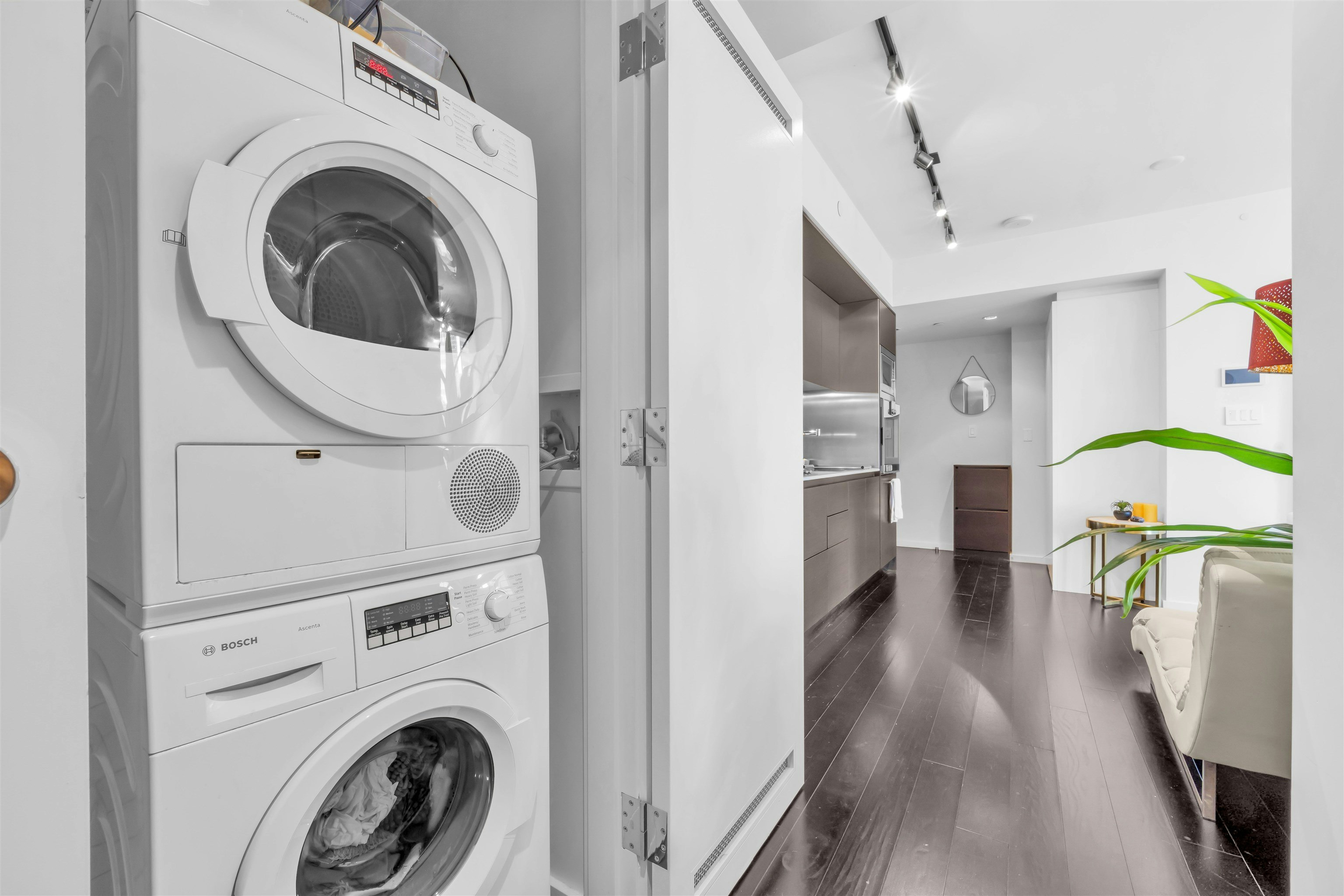 2305-1151 W Georgia Street, Vancouver, BC, V6E 0B3 - 14