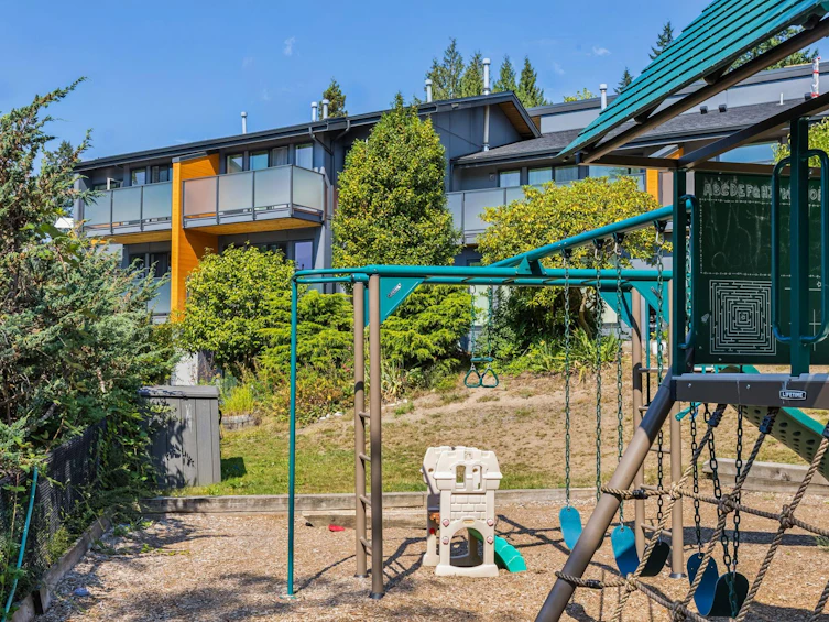 1084 Lillooet Road, North Vancouver, BC, V7J 2H8 - 5