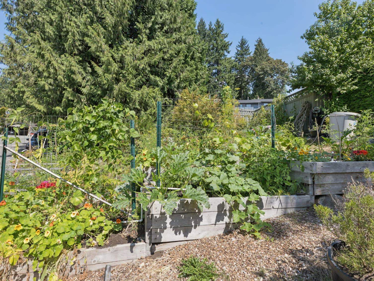 1084 Lillooet Road, North Vancouver, BC, V7J 2H8 - 11