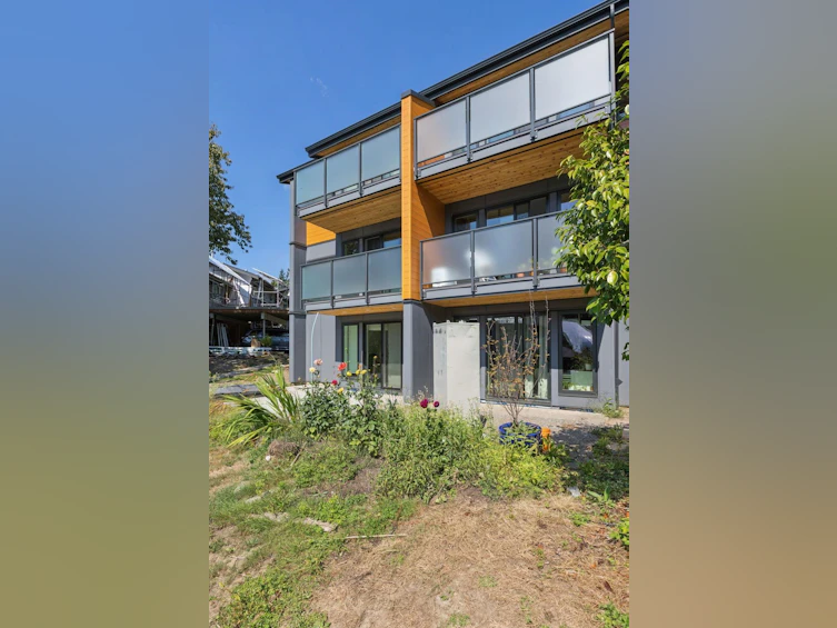1084 Lillooet Road, North Vancouver, BC, V7J 2H8 - 3