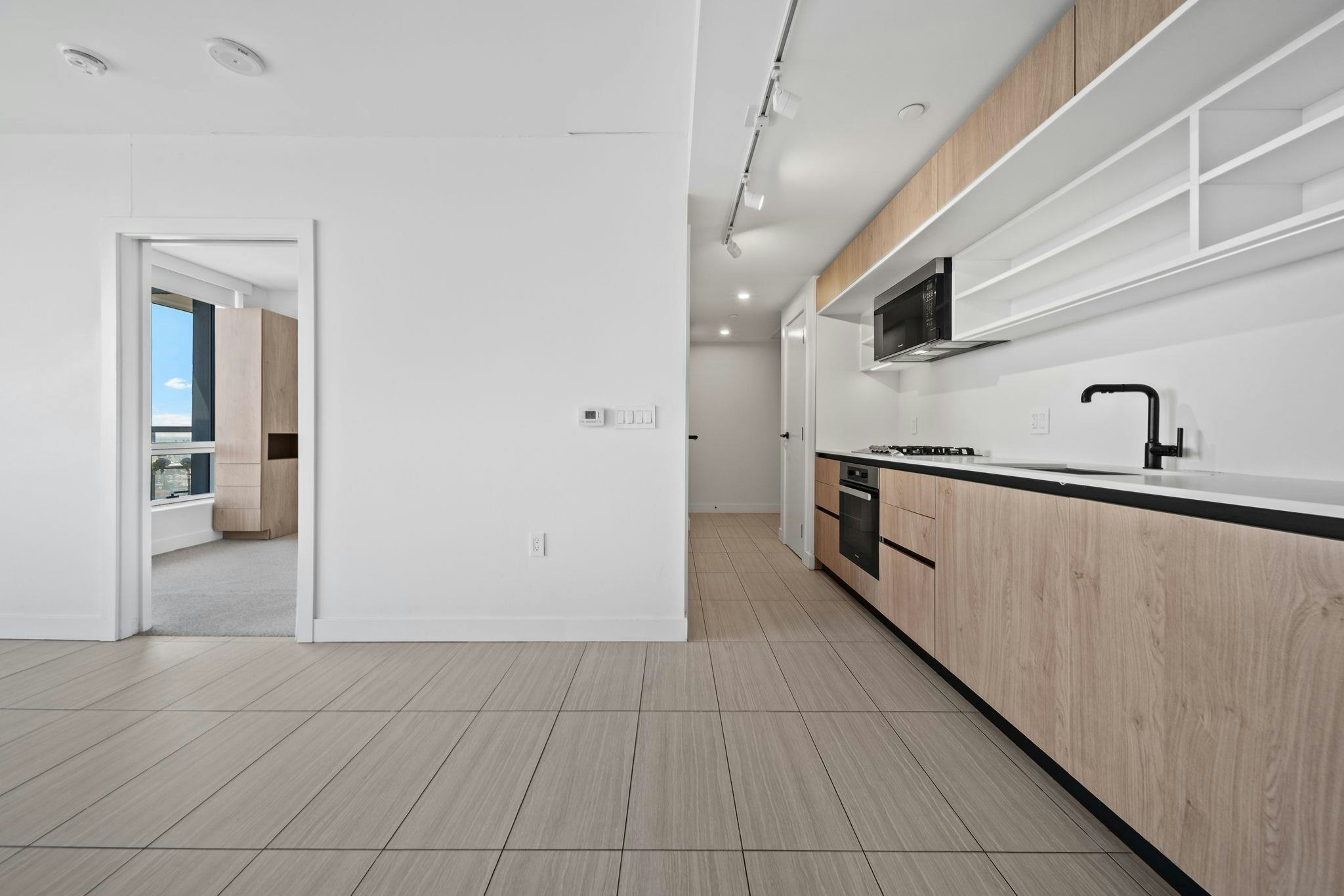 2504-5058 Joyce Street, Vancouver, BC, V5R 0J9 - 3